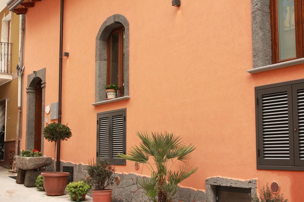 Отель L'Arco Dei Sogni Malvagna Экстерьер фото