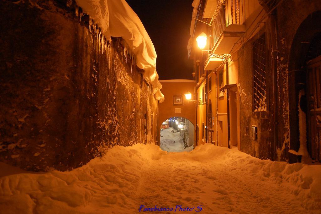 Отель L'Arco Dei Sogni Malvagna Экстерьер фото